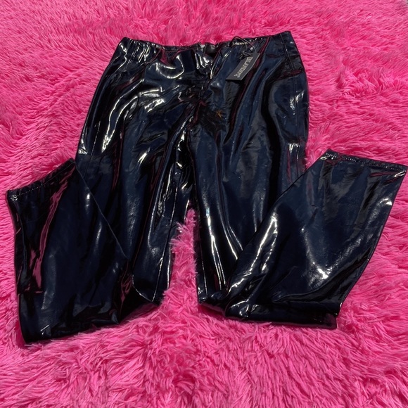 Blank NYC deep black liquid look leggings with back zipper size 28/6 NWT - Picture 4 of 7